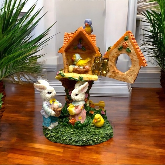 VINTAGE Easter Bunny & Birdhouse Figurine - Hinged Secret Compartment - Picture 2 of 11